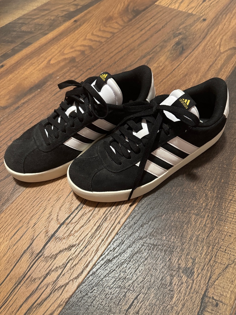 Adidas Mens Shoes Black Suede Size 8.5 
like new!